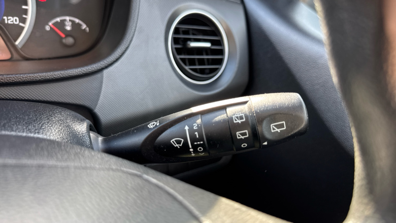 Hyundai i10 1.0 SE 5dr Petrol Hatchback